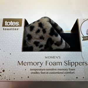 Memory foam slippers
